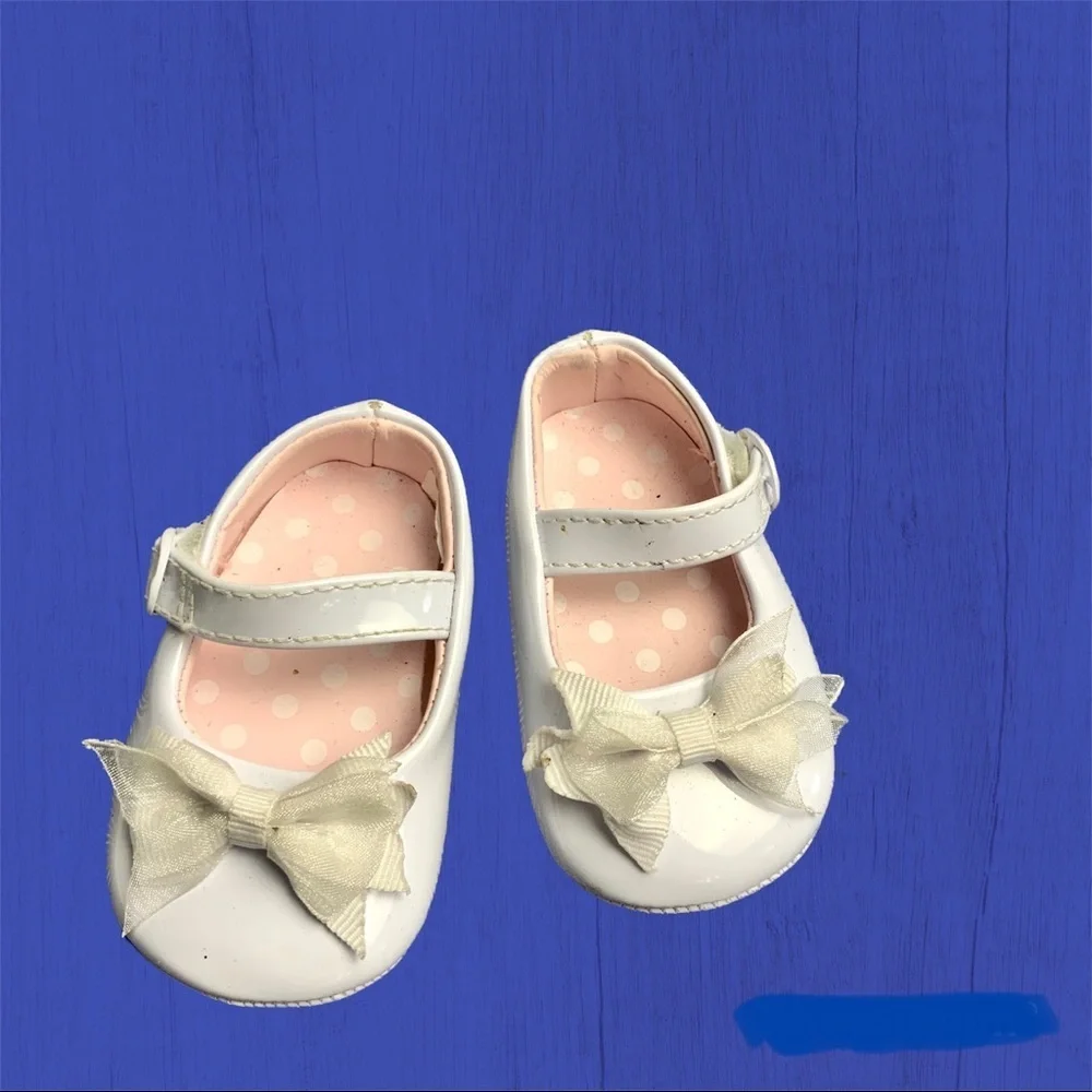 Teeny Toes Off-White Sandals & White Dress Shoes Inf Girl 1